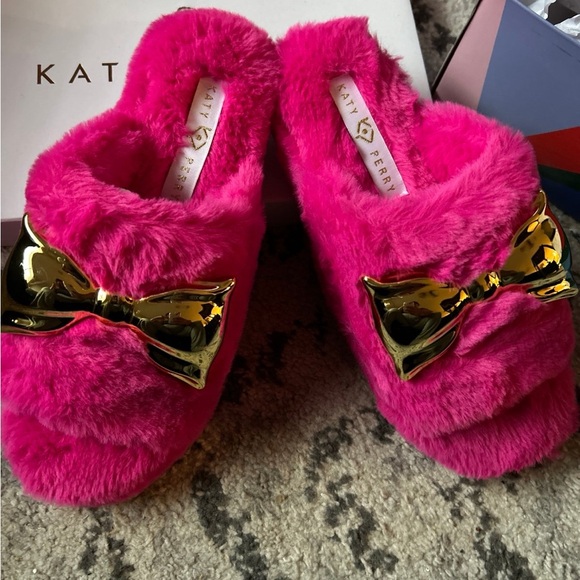 Katy Perry fuzzy bow slide size 10 - Picture 2 of 6
